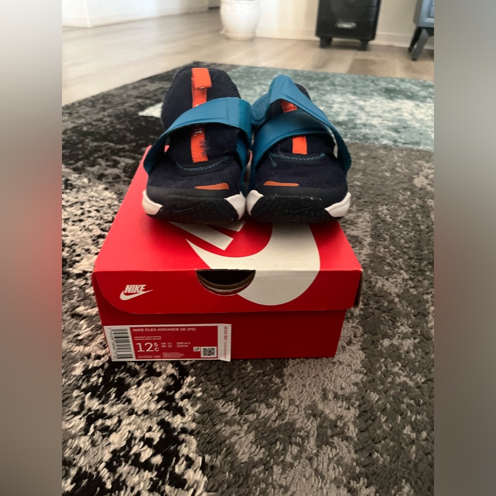 Authentic NIKE FLEX ADVANCE SE (PS)